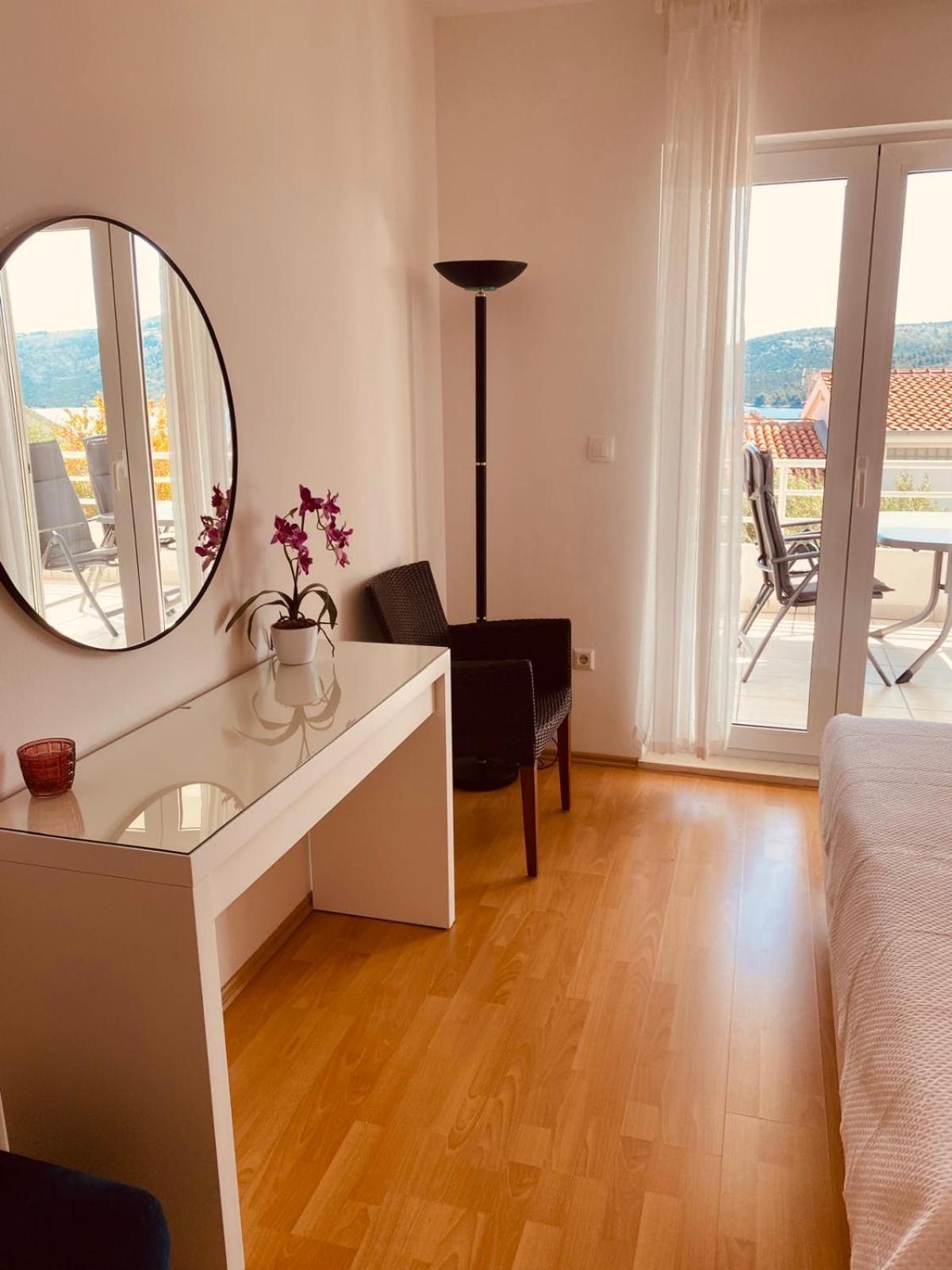 House Agradable Apartment Seget Vranjica Ngoại thất bức ảnh