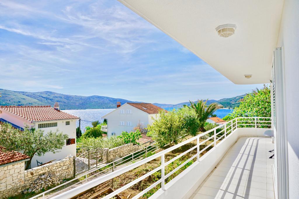 House Agradable Apartment Seget Vranjica Ngoại thất bức ảnh
